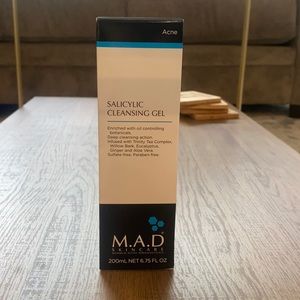 NWT Salicylic Cleansing Gel M.A.D 6.75 FL OZ